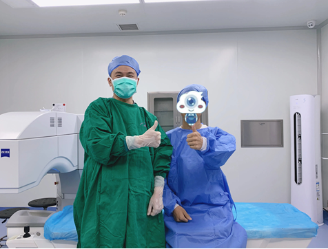 华厦眼科医师节特辑丨黄亮：追光十余载，履步不停歇，匠心重塑患者清晰视界