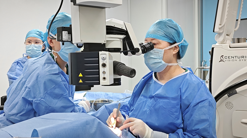 华厦眼科医师节特辑|赵平:从青丝到白发,岁月见证四十载坚守的医者仁心