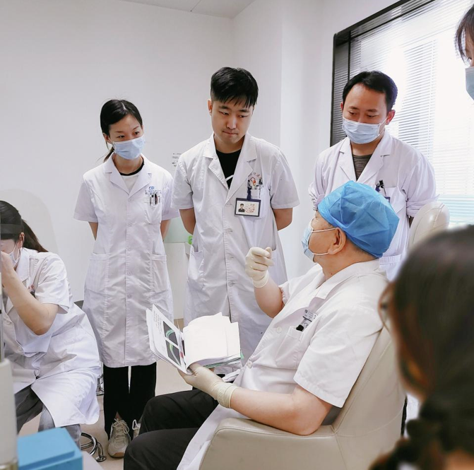 华厦眼科医师节特辑 | 杨帆：守护孩子眼健康，终身致力于小儿眼科事业