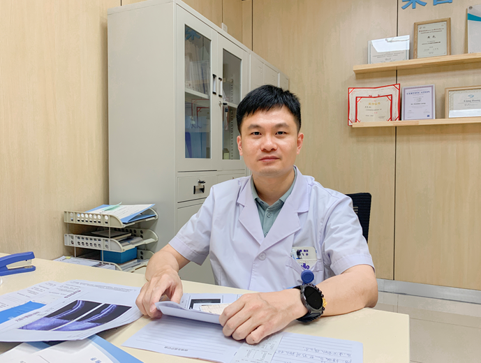 华厦眼科医师节特辑丨黄亮：追光十余载，履步不停歇，匠心重塑患者清晰视界