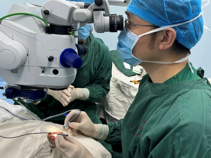 华厦眼科医师节特辑丨李海波：循道追「光」，走在眼科技术前端