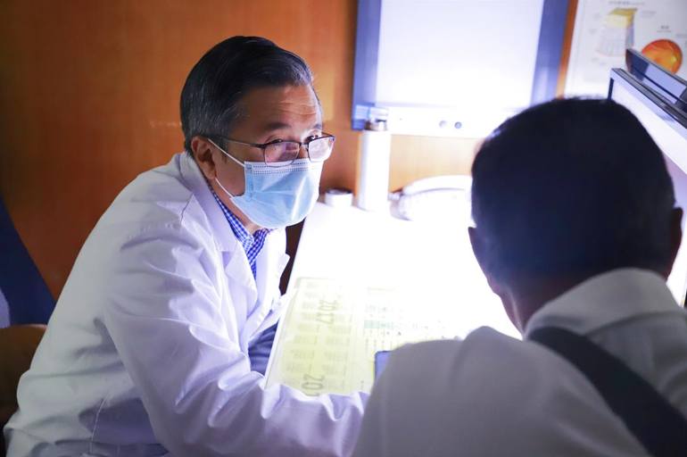 华厦眼科医师节特辑｜张军军：医者的成就感，是任何名利都无法承载的