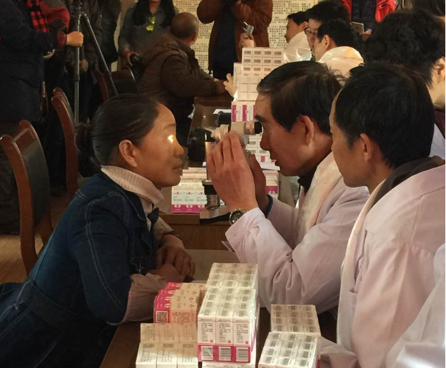 华厦眼科医师节特辑丨胡隆基:四十余载,初心不改