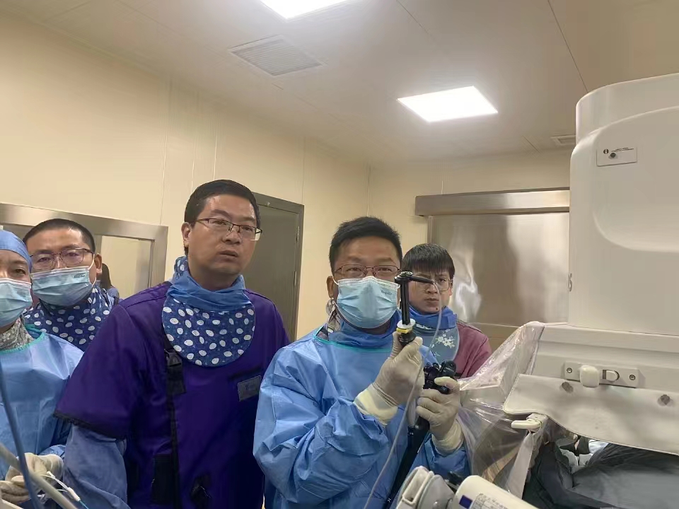 胃肠「搭桥」，武大中南医院完成湖北首例超声内镜引导下胃肠吻合术