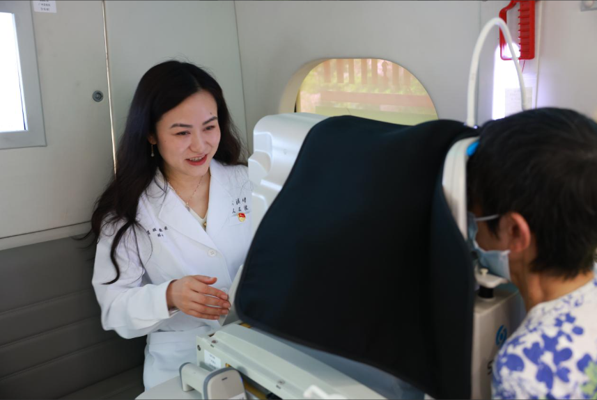 「百城光明行」公益活动武汉站在武汉大学人民医院启动