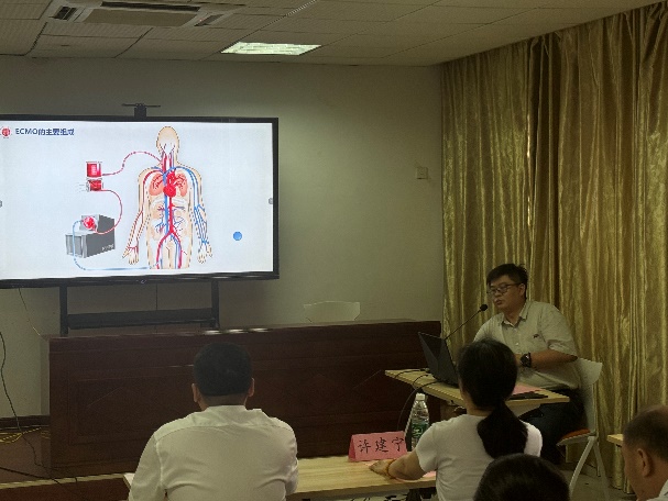 南昌大学二附院重症医学科深入新钢中心医院开展 ECMO 培训交流活动