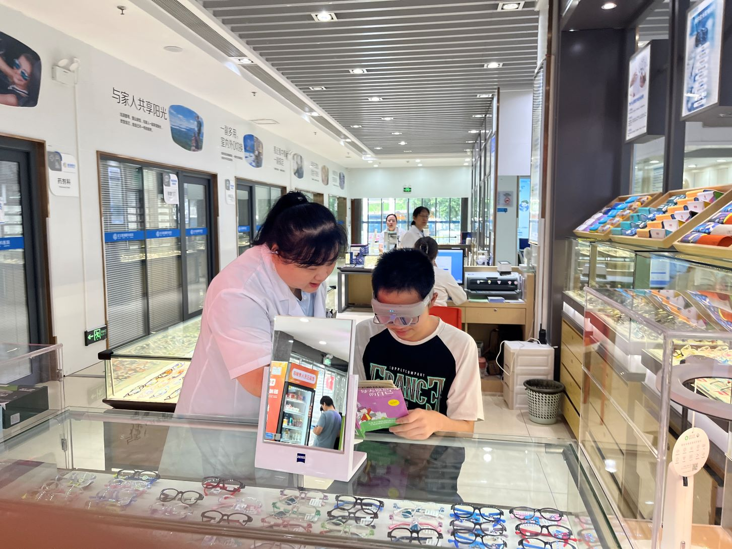 如何保护儿童视力武汉普瑞眼科提醒近视防控 「防」在「控」前