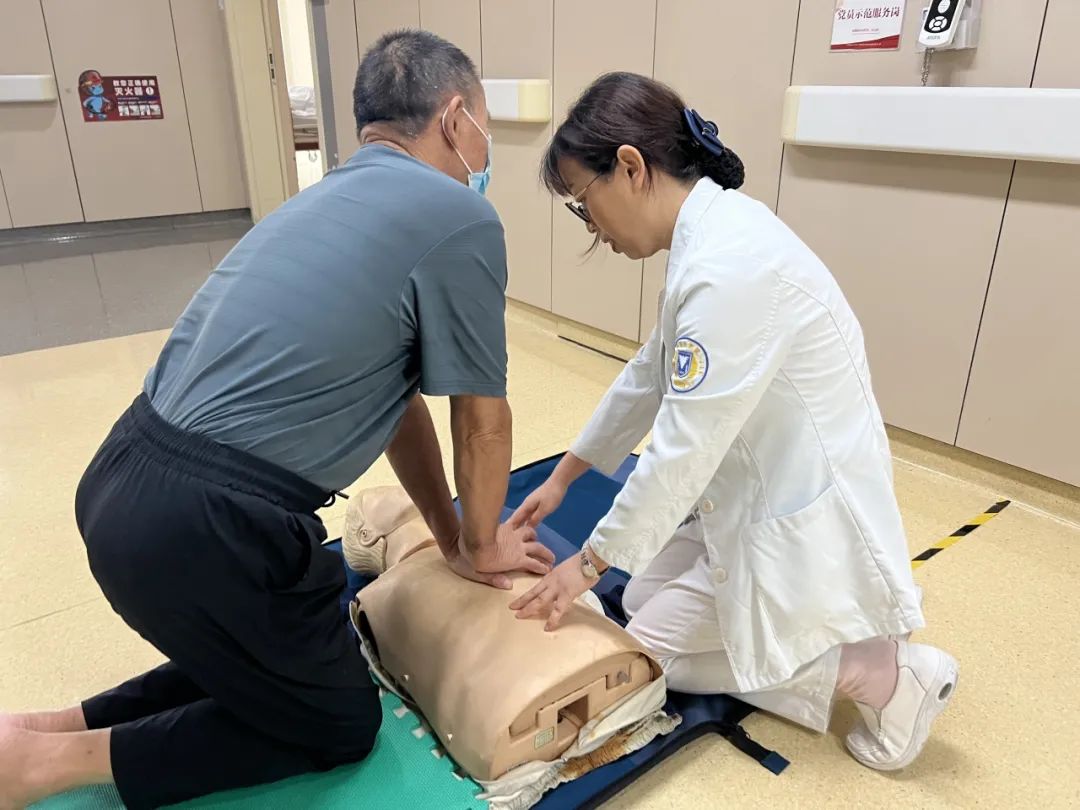 患者突然倒地 邵逸夫医院钱塘院区医护人员完成「生命接力赛」