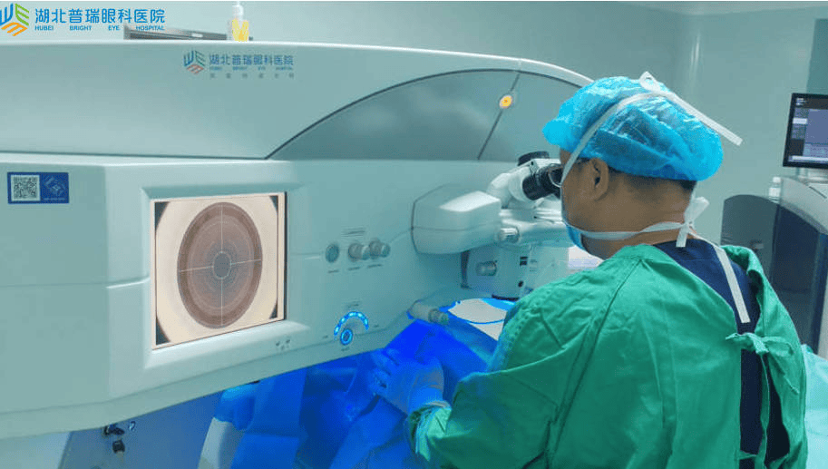 湖北普瑞眼科医院沈政伟院长做客《健康合伙人》为您科普近视手术