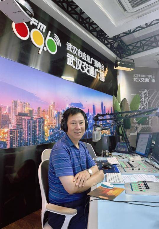 湖北普瑞眼科医院院长艾明教授做客《健康武汉》为您科普眼底病