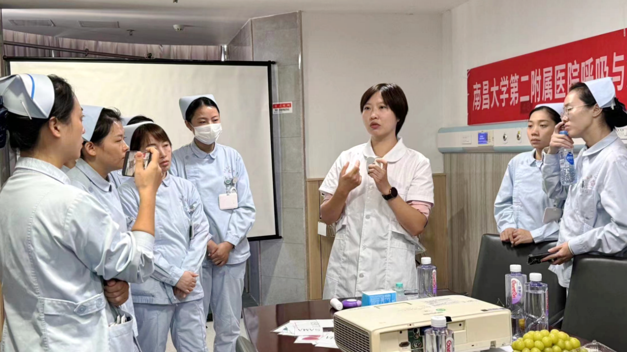 南昌大学二附院与南昌县人民医院开展呼吸护理学术交流活动