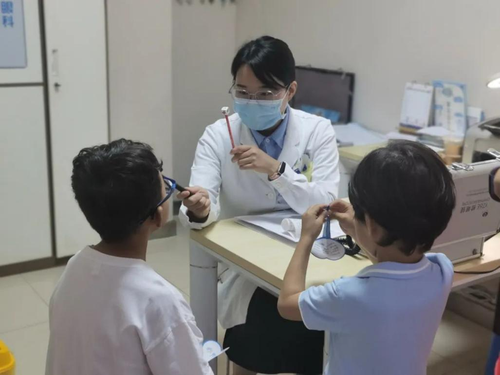 向近视增长宣战 捍卫睛彩童年|武汉普瑞眼科介绍什么是离焦眼镜?