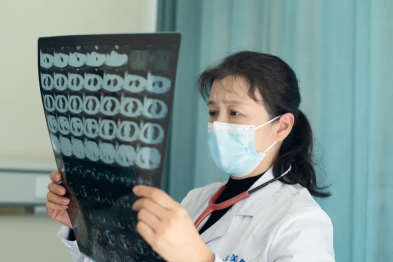 成都誉美医院内五科再添「新」力量，查房获患者好评！