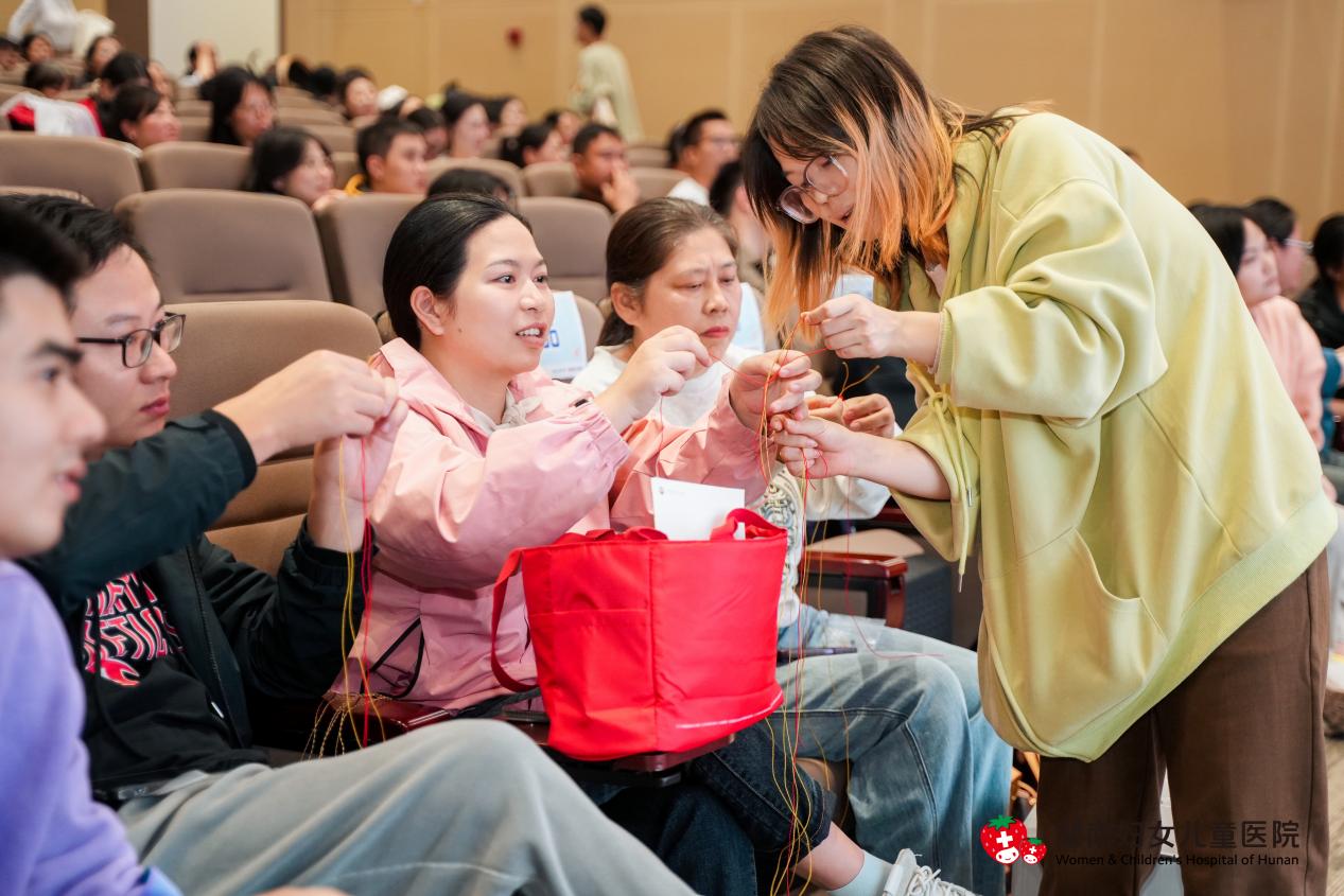别让孕妈成为一座孤岛——2024 第三届「孕育的 100 种美」颁奖典礼圆满成功