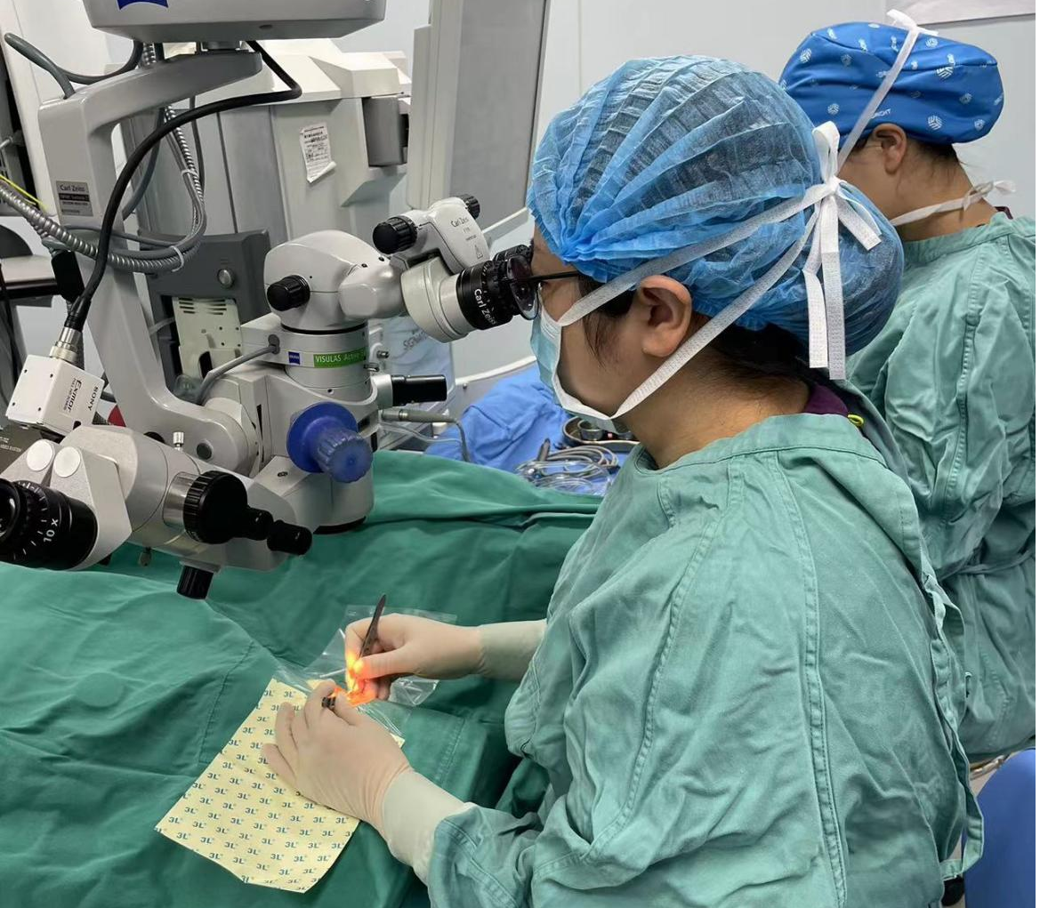 老人视力下降看不清要警惕 武汉普瑞眼科为「三姐妹」做白内障手术