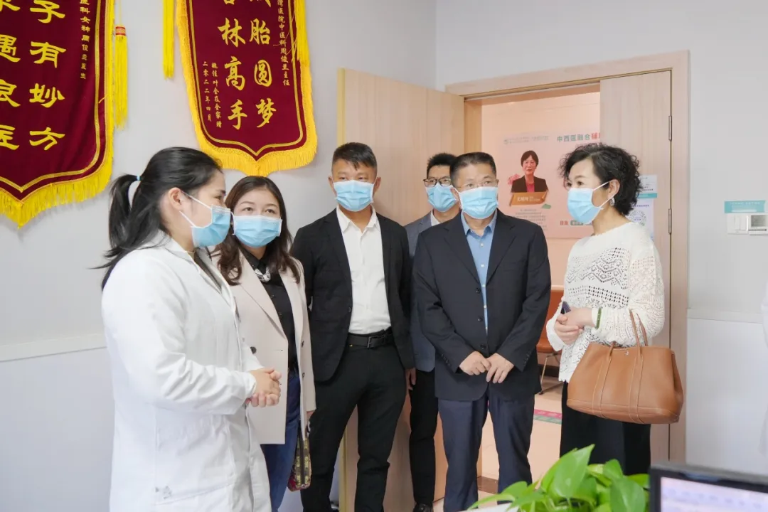 北京中医药大学深圳医院（龙岗）专家一行来江湾进行学术交流