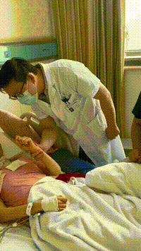 严重颅脑损伤昏迷的小琦醒了！