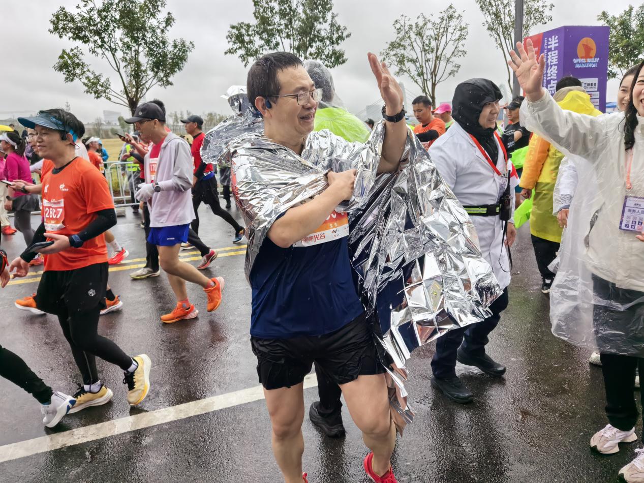 中南医院金伟:「坚持挑战身体极限,磨砺为患者服务真本领」