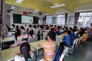 【关爱保护未成年人健康成长】柳州市红十字会医院爱眼讲师走进公园路小学开展眼健康宣教