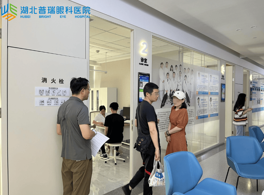 湖北普瑞眼科医院| 参军视力不达标，需提前半年摘镜！