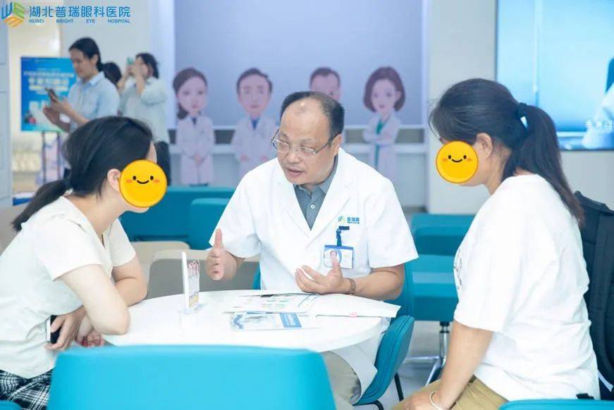摘镜逐梦 圆梦军营|湖北普瑞眼科医院沈政伟院长做客《健康武汉》