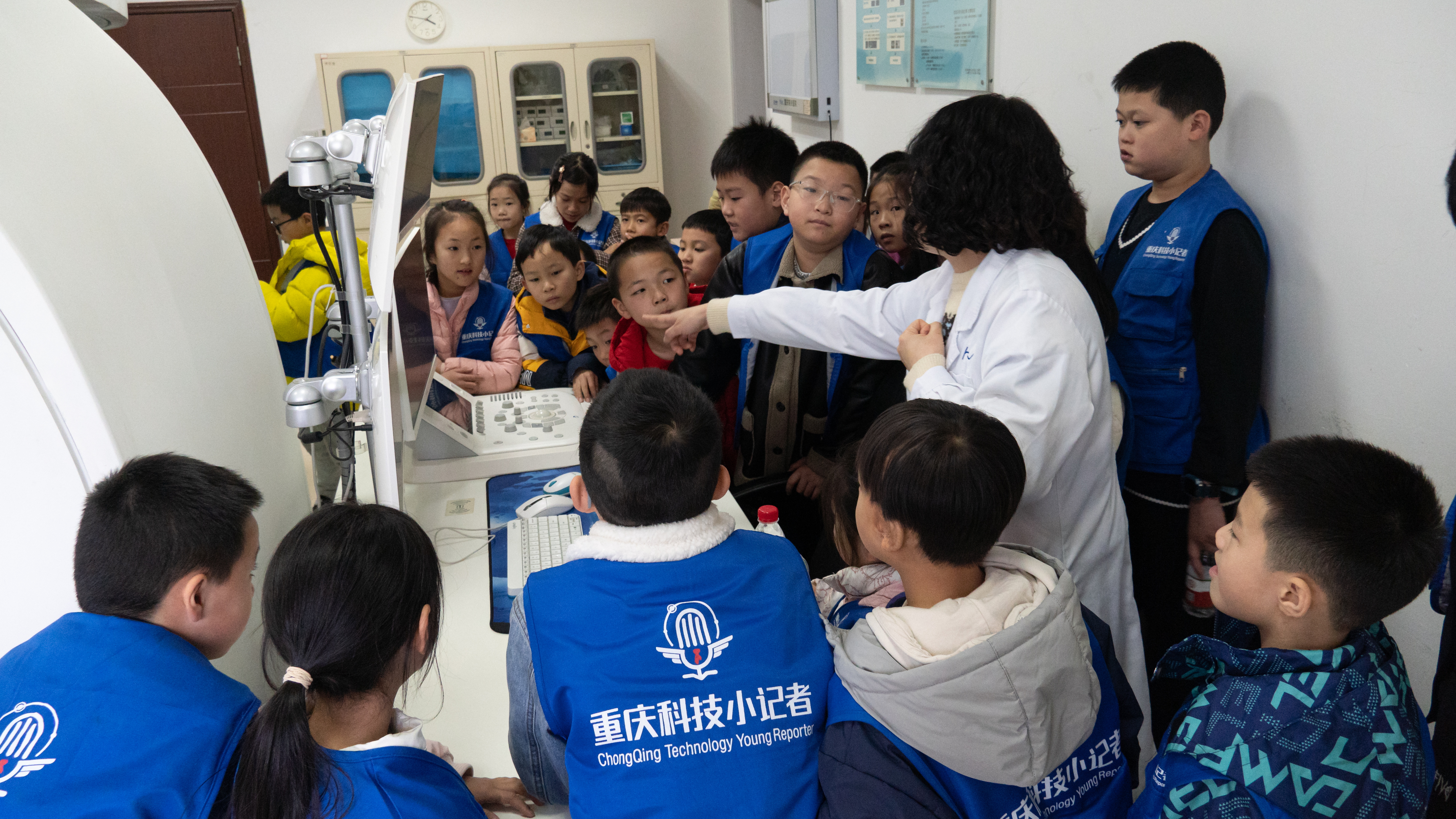 探索超声波的奥秘,重庆科技小记者走进海扶刀发源地