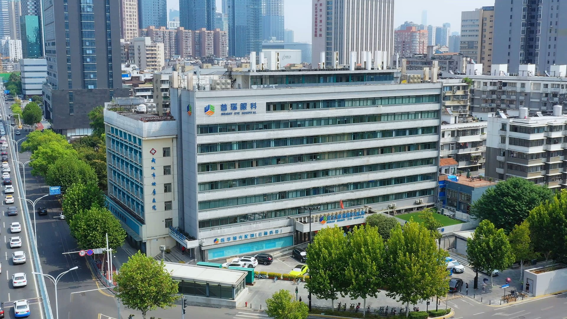 高度近视为什么会眼球突出?武汉普瑞眼科关念告诉您答案