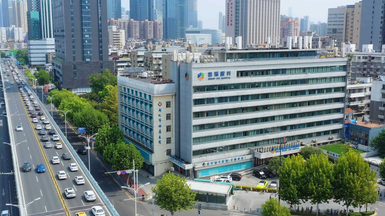 武汉普瑞眼科医院成功举办 ICL 知识培训及实操教学交流会