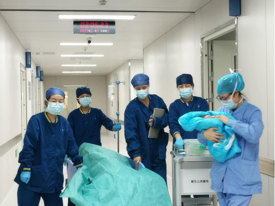 元旦新声：西安交大一附院陆港院区首个宝宝诞生