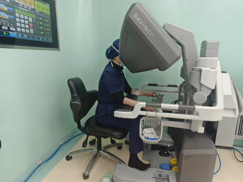 严重疤痕体质遭遇卵巢囊肿 妇科医生无创手术巧藏「痕踪」