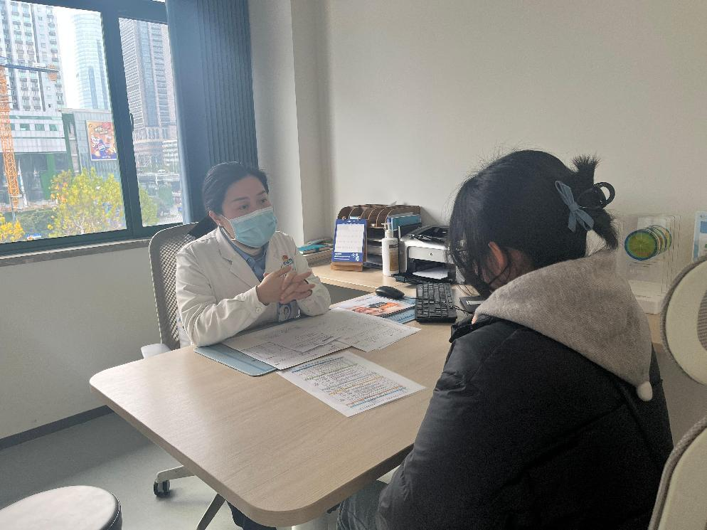 角膜薄还能做近视手术吗？武汉普瑞眼科关念推荐 ICL 晶体植入术