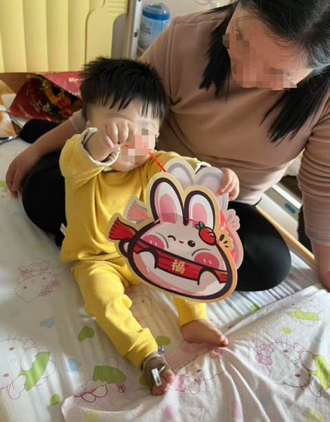 一身器官皆「反骨」:宝贝心脏「溜」右边 河南宝宝赴汉补「心洞」!