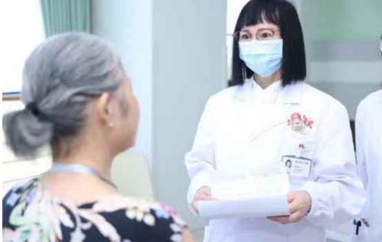 性生活后有血丝，一查竟是宫颈癌，专家提醒： 出现这些症状要自查！