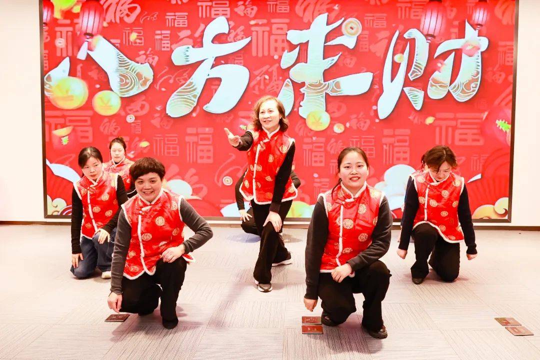 湖北普瑞眼科医院 2024 年年终总结大会暨新春年会圆满举办