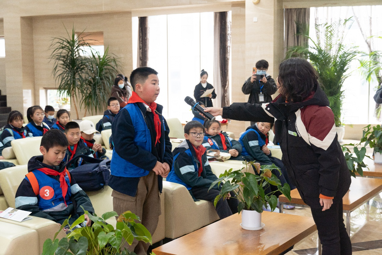 探索超声波奥秘,40 多组树人博文小学科技小记者走进海扶医疗聚焦超声技术科普中心