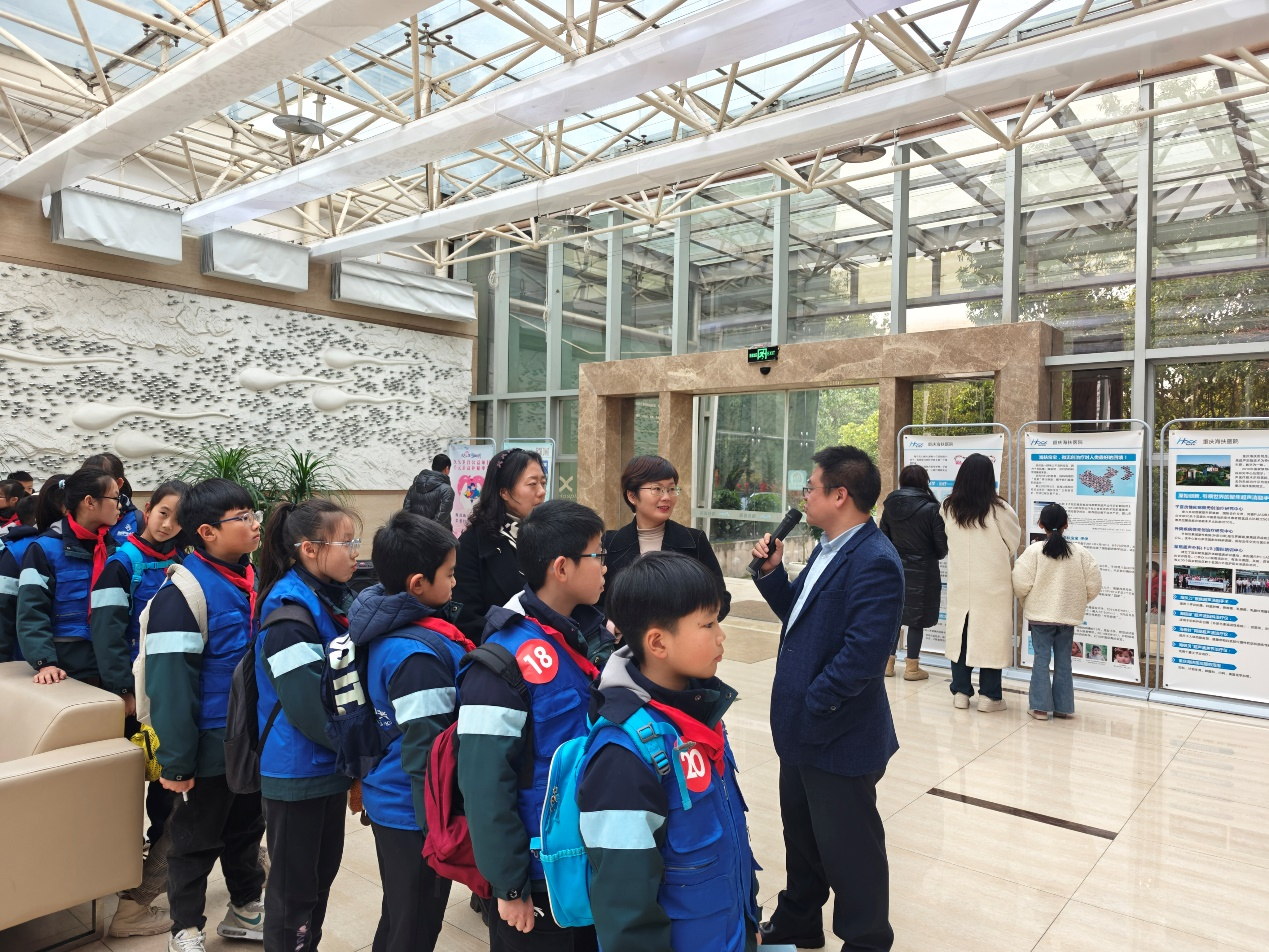 探索超声波奥秘,40 多组树人博文小学科技小记者走进海扶医疗聚焦超声技术科普中心