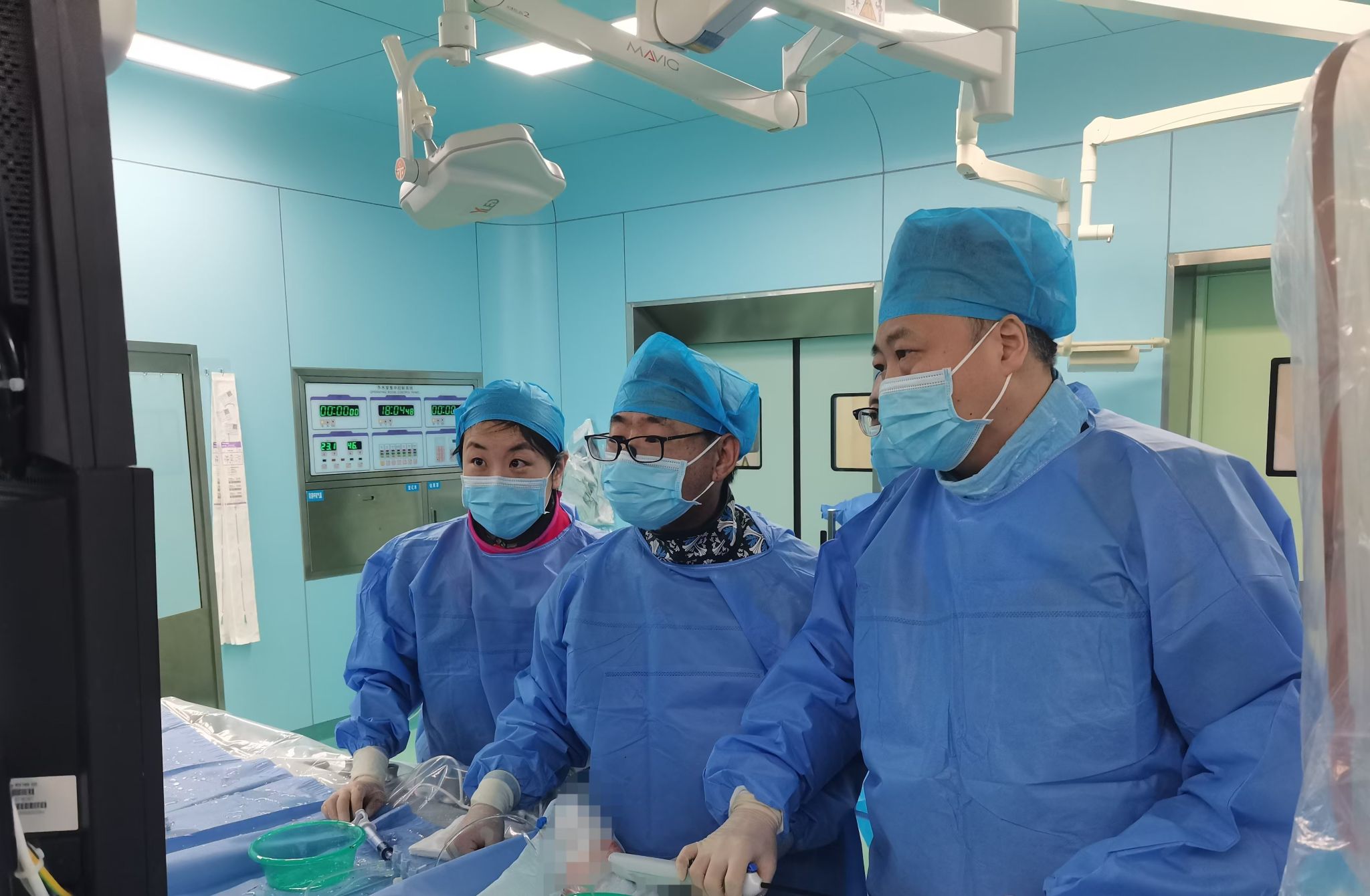 西安交大二附院心内科单日成功为两例高龄患者植入无导线起搏器