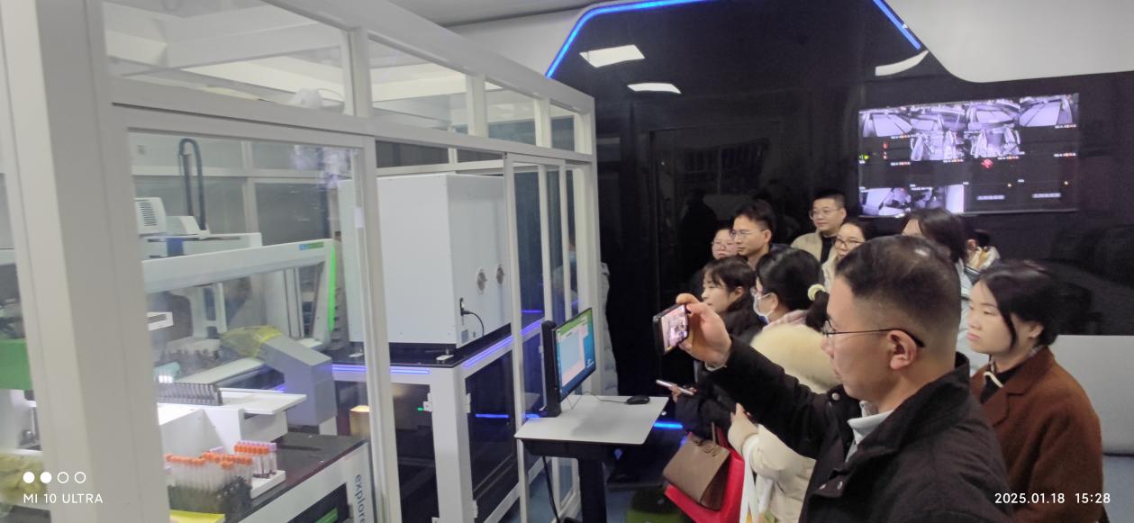 省研究型医院学会生物样本库分会委员一行实地走访南昌大学二附院生物样本资源中心