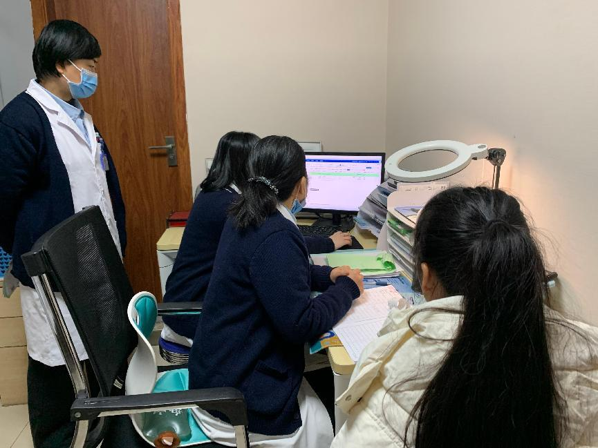 寒假在家孩子该怎么预防近视?武汉普瑞眼科医院给你几点建议