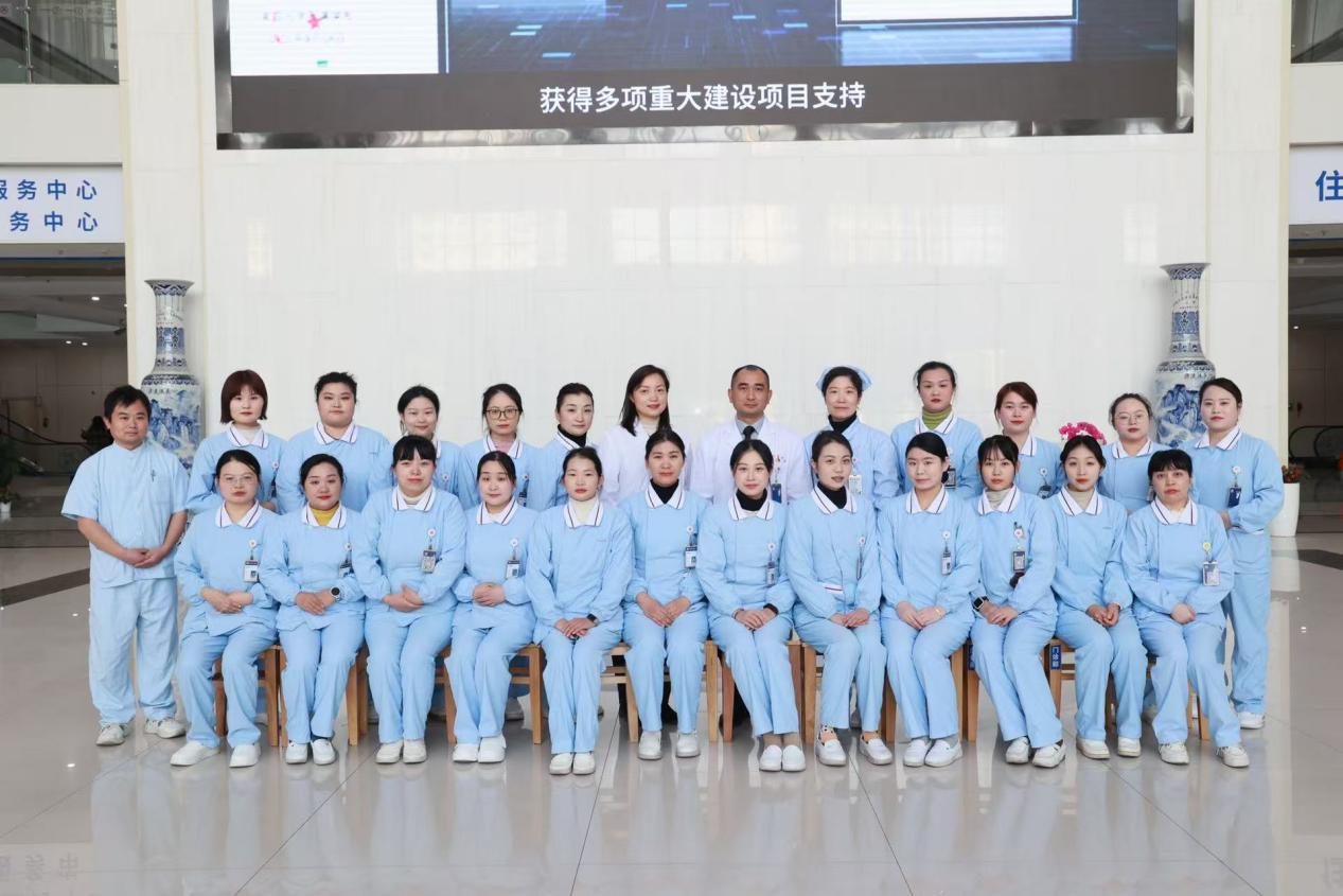 坚守在岗，温暖相伴——南昌大学二附院门诊导医侧记