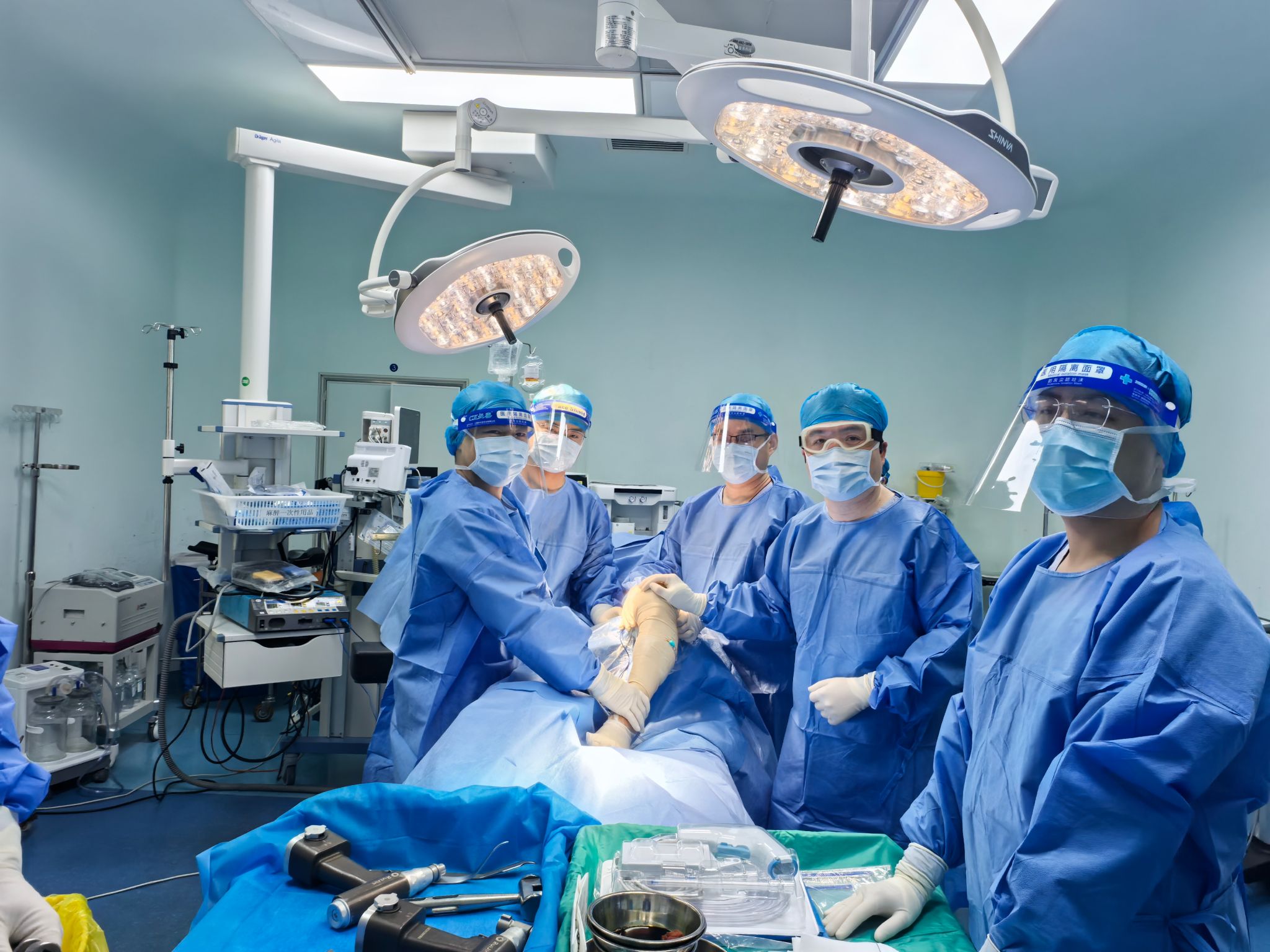 彰显大爱！交大二附院运动医学科为合并 HIV 患者开启手术希望之门