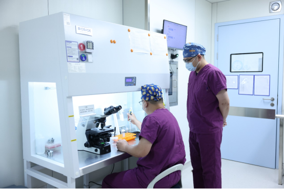 哪吒没想到，重塑新生还能这么玩——辅助生殖技术如何为不孕家庭「逆天改命」