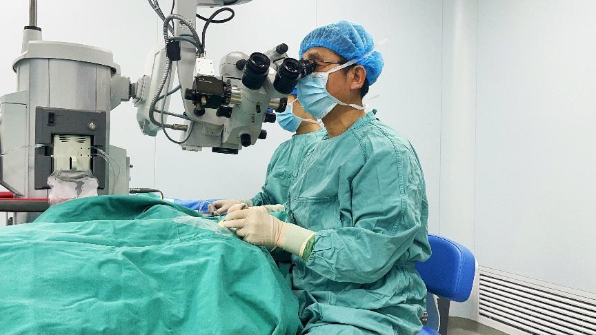 老年人什么时候做白内障手术合适?武汉普瑞眼科程旭康科普请收好