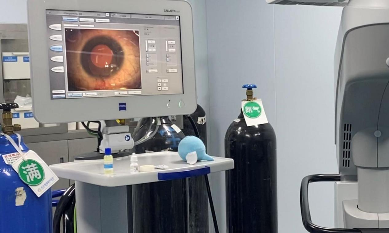 武汉普瑞眼科精准 EVO-ICL 晶体植入怎么样?关念为您展示手术过程