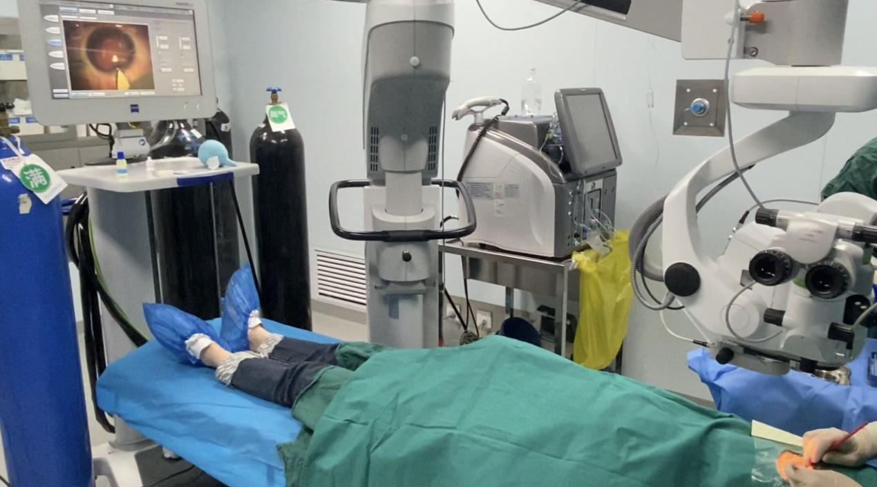 武汉普瑞眼科精准 EVO-ICL 晶体植入怎么样?关念为您展示手术过程