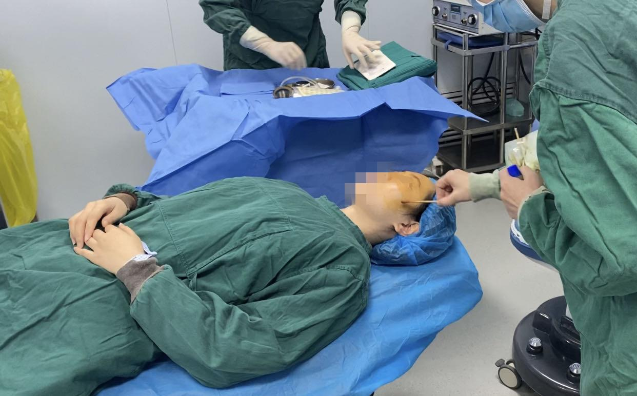 武汉普瑞眼科精准 EVO-ICL 晶体植入怎么样?关念为您展示手术过程