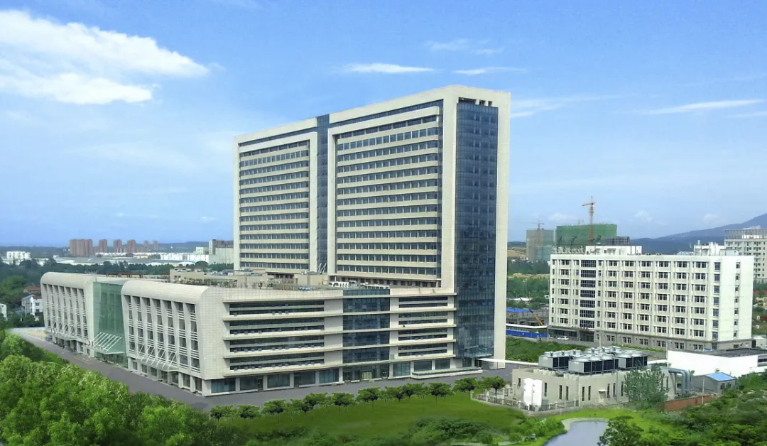 精准完成手术 500 例！ 荆门市中心医院这台机器人厉害了...