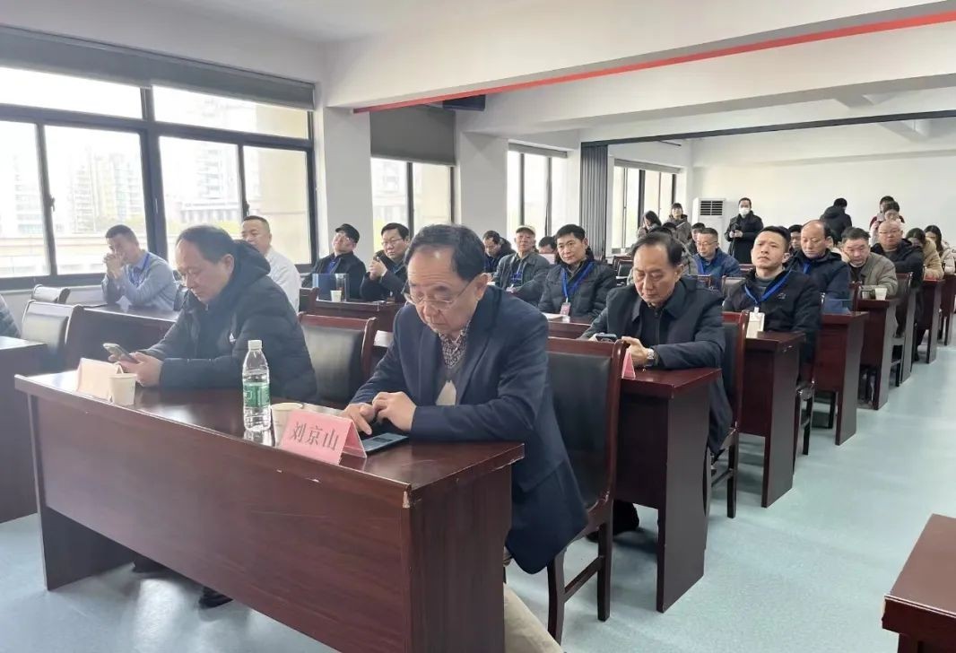 推动微创保胆技术发展 重庆松山医院密雷教授应邀参加 2024 年全国保胆技术巡讲