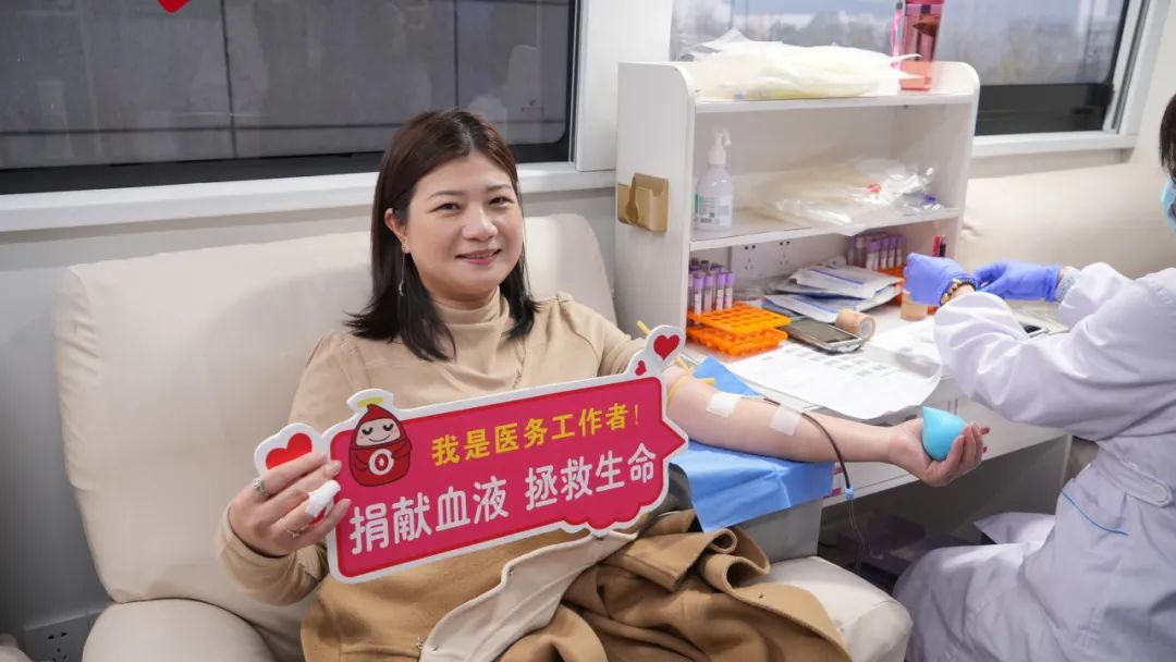 长沙江湾妇产医院开展「先锋引领 热血同行」主题党日活动