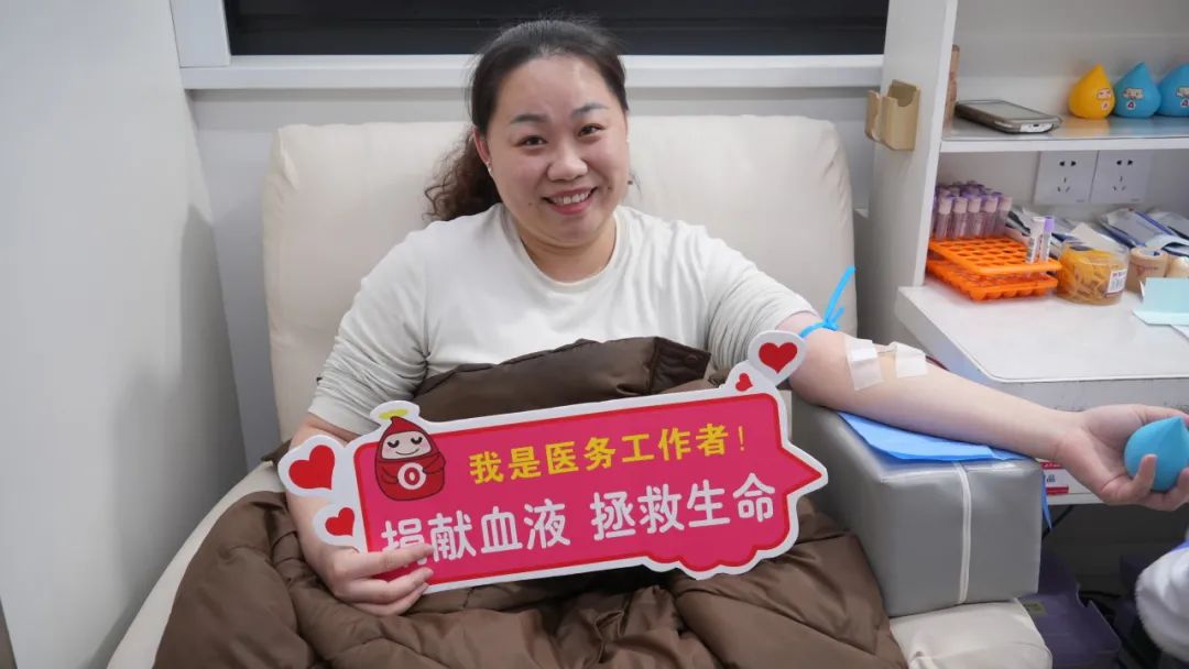 长沙江湾妇产医院开展「先锋引领 热血同行」主题党日活动